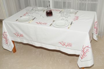 Nappe brodée 170x250 blanche (corail)